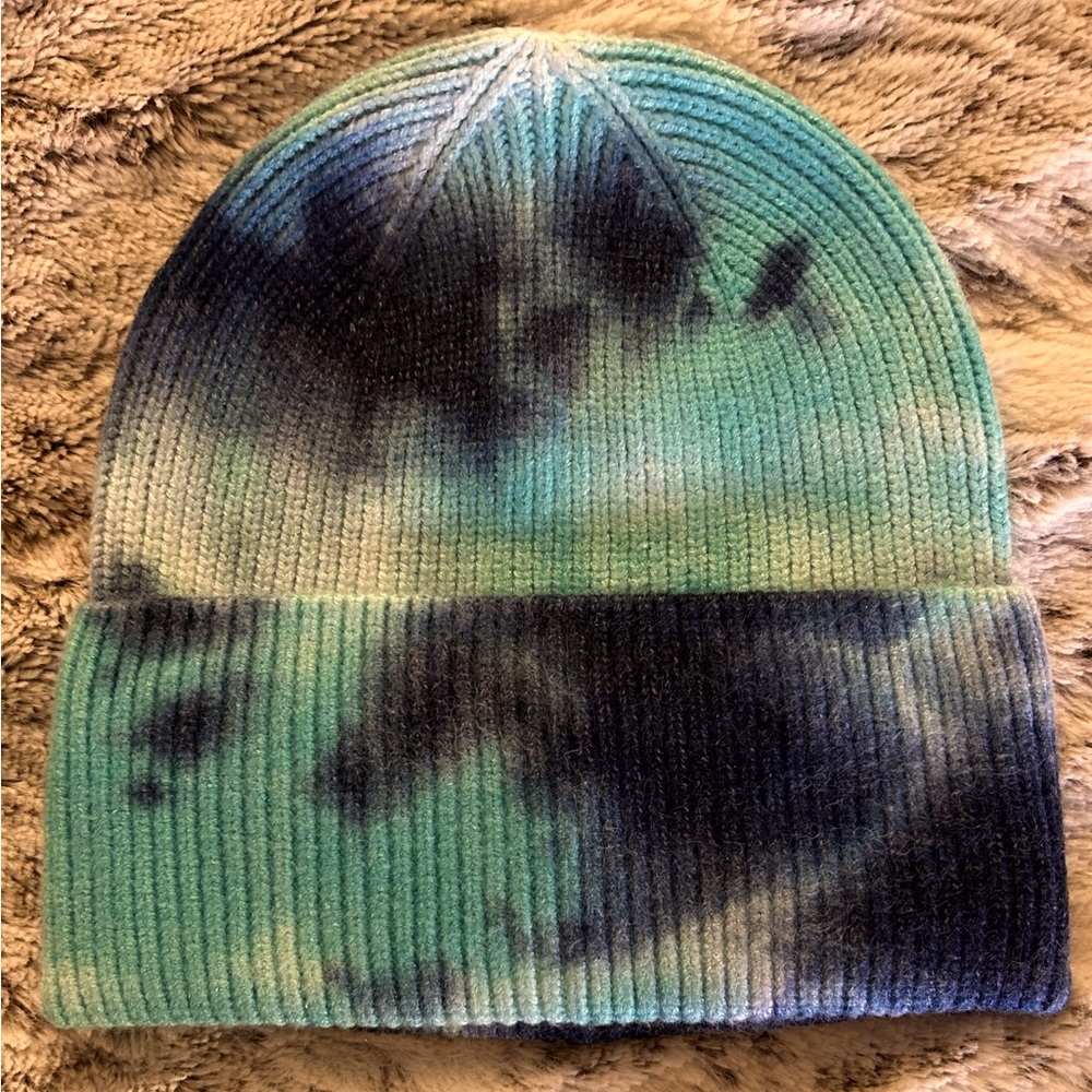NWT blue tie dye beanie